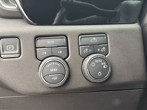 Certified 2022 Chevrolet Silverado 1500 LT image 8