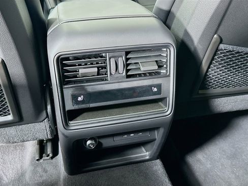 New 2024 Porsche Cayenne image 27