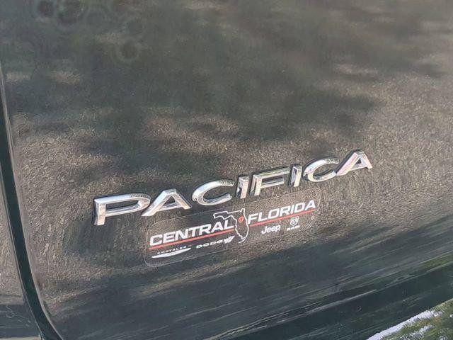 Certified 2025 Chrysler Pacifica Select FWD image 13