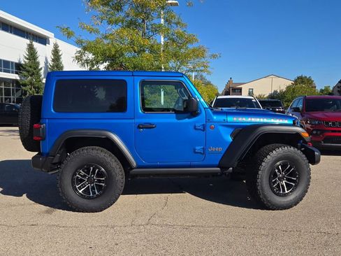 New 2025 Jeep Wrangler Rubicon w/ Xtreme 35 Tire Package AWD/4WD image 6