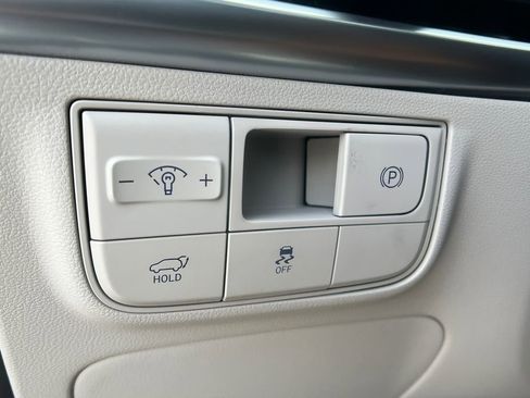 New 2025 Hyundai Tucson Limited image 38