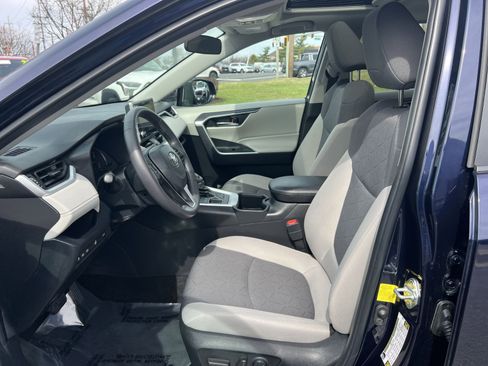 Used 2023 Toyota RAV4 XLE w/ Convenience Package image 13