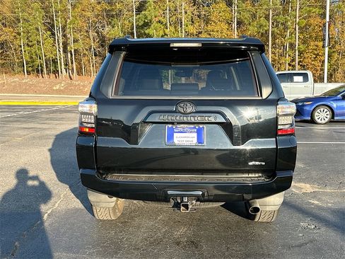 Used 2022 Toyota 4Runner SR5 Premium image 15