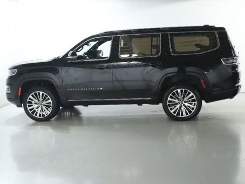Used 2024 Jeep Grand Wagoneer Series III w/ HD Trailer Tow Package AWD/4WD image 44
