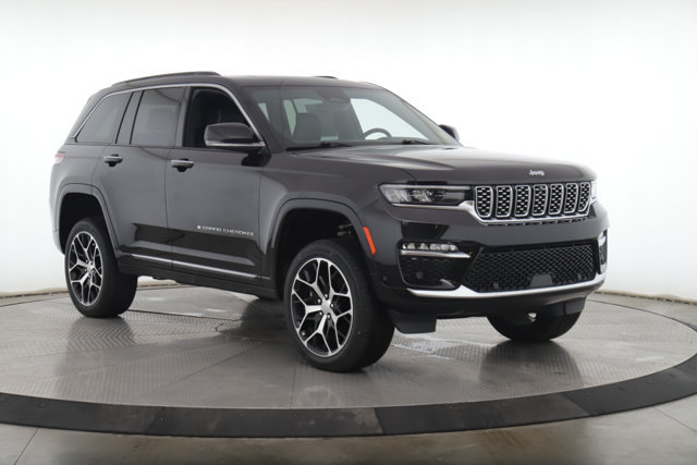 Used 2025 Jeep Grand Cherokee Summit AWD/4WD image 2