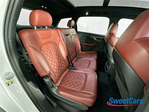 Used 2024 Audi SQ7 Premium Plus w/ Executive Package image 14