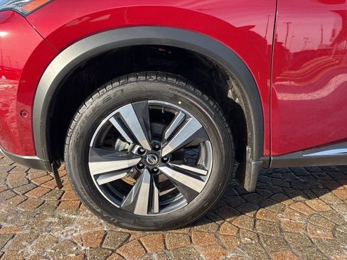 Used 2021 Nissan Rogue Platinum image 9