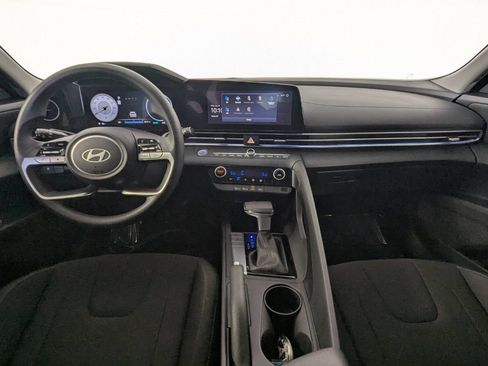 Used 2024 Hyundai Elantra SEL FWD image 15