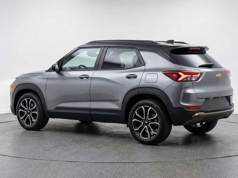 Used 2025 Chevrolet TrailBlazer LT image 6