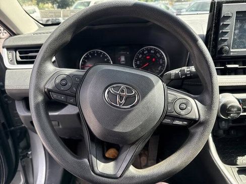 Used 2022 Toyota RAV4 XLE AWD/4WD image 14