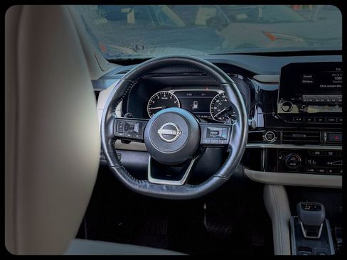 Used 2022 Nissan Pathfinder SL w/ SL Premium Package image 33