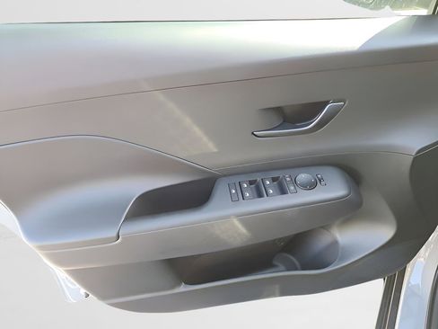 New 2026 Hyundai Kona SE image 13