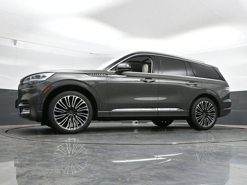 Used 2023 Lincoln Aviator Black Label w/ Class IV Trailer Tow Package AWD/4WD image 47