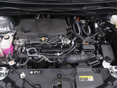 Used 2022 Toyota Sienna XLE image 32