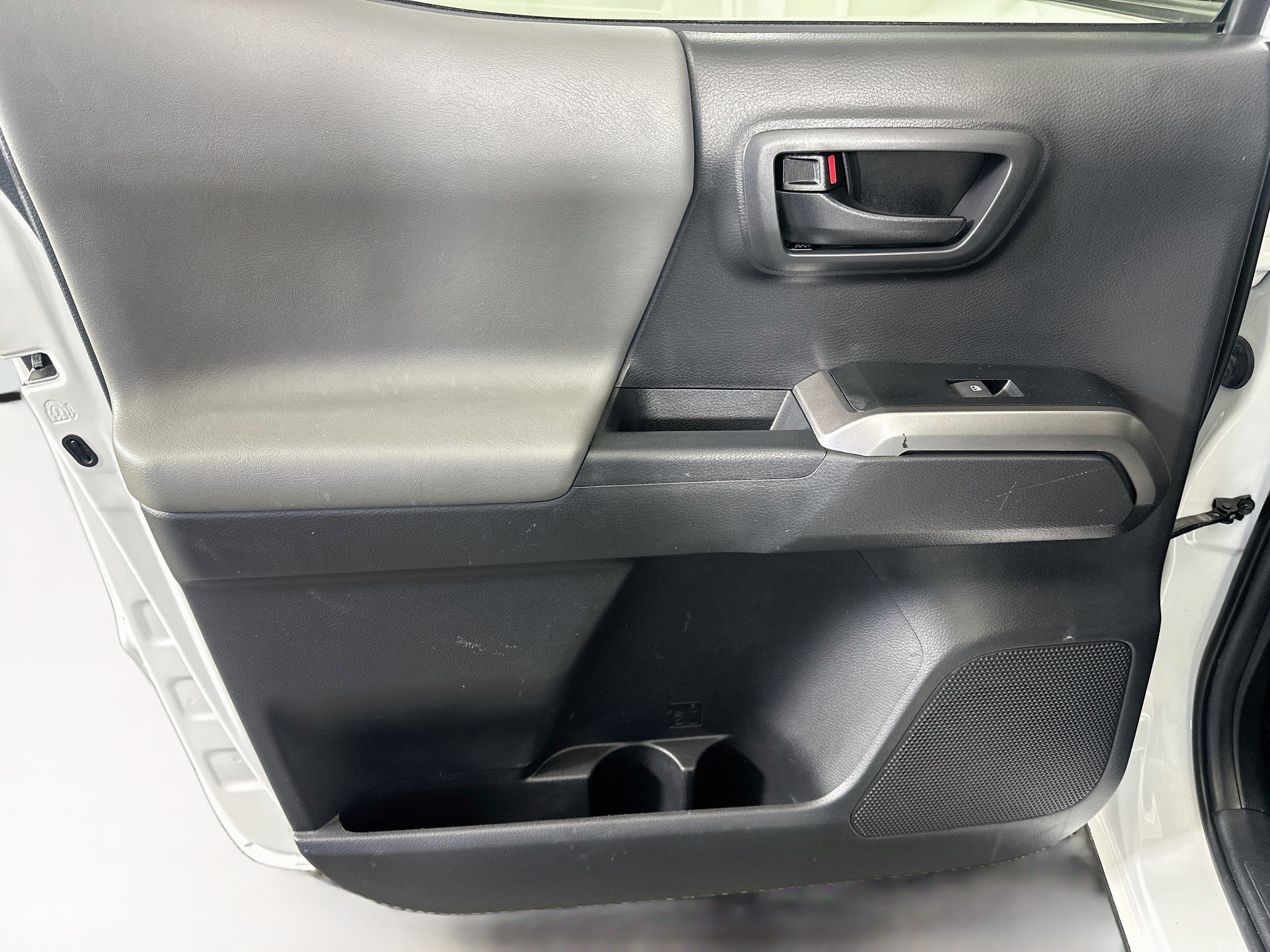 Used 2023 Toyota Tacoma SR5 RWD image 25