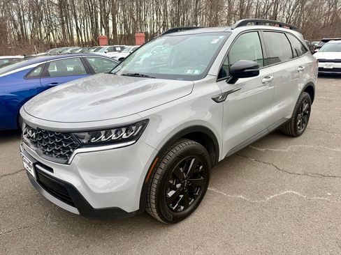 Certified 2022 Kia Sorento S w/ Panoramic Sunroof Package image 1