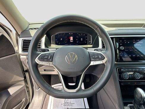 Used 2023 Volkswagen Atlas SE w/ Panoramic Sunroof Package FWD image 41
