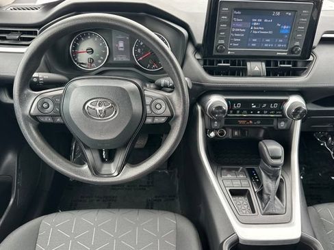 Used 2022 Toyota RAV4 XLE w/ Convenience Package FWD image 18
