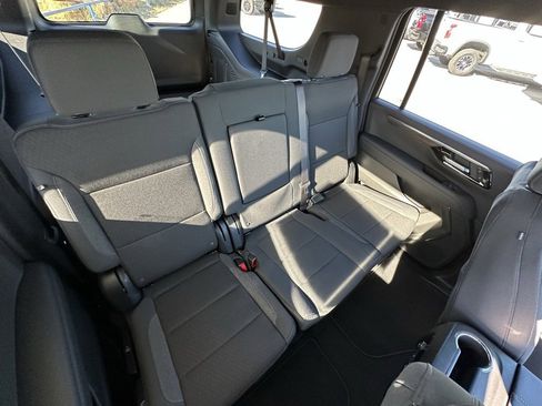 New 2026 Chevrolet Suburban LS image 23