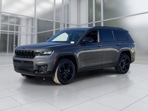 Used 2023 Jeep Grand Cherokee L Laredo AWD/4WD image 3