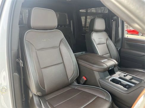 Used 2024 GMC Sierra 3500 Denali w/ Denali Reserve Package image 29
