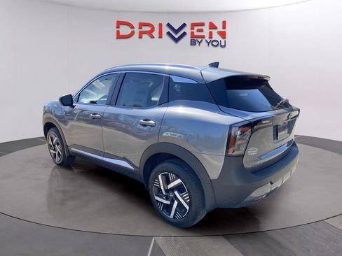 New 2026 Nissan Kicks SV w/ Illumination Package image 3