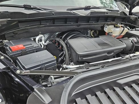 Used 2025 GMC Sierra 1500 SLT image 4