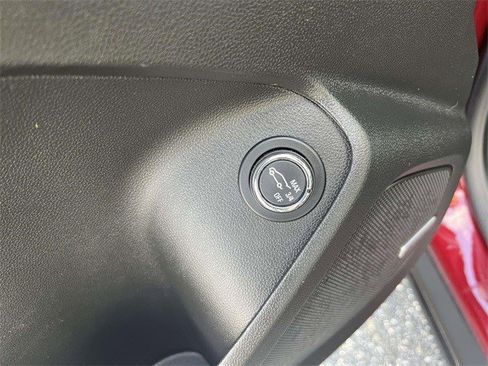 Certified 2022 Chevrolet TrailBlazer RS w/ Sun and Liftgate Package image 19