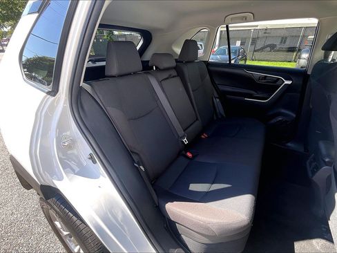 Used 2025 Toyota RAV4 LE AWD/4WD image 31