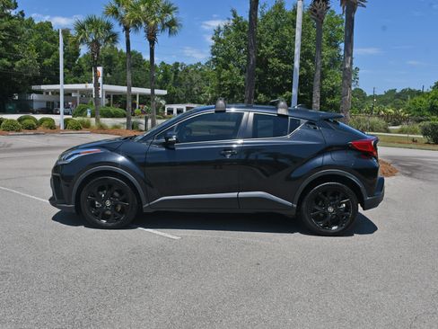 Used 2022 Toyota C-HR Nightshade FWD image 5