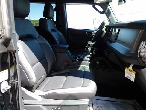 New 2026 Ford Bronco Outer Banks w/ Sasquatch Package AWD/4WD image 11
