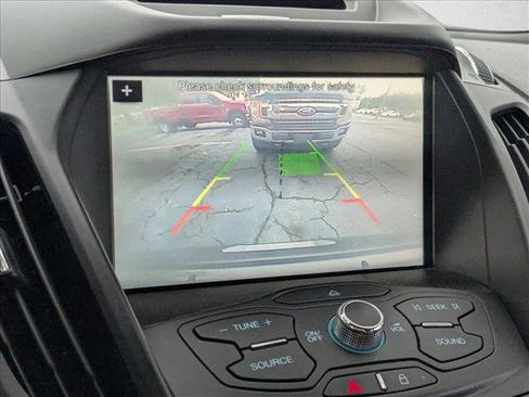 Used 2016 Ford Escape SE w/ Equipment Group 201A FWD image 9