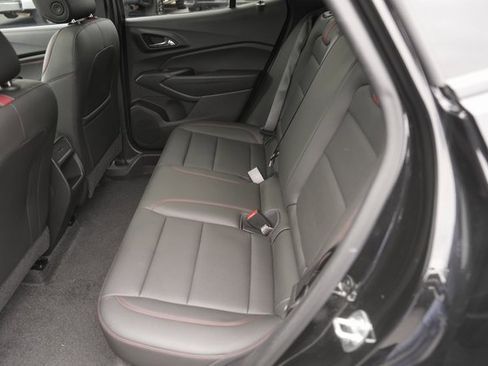 Used 2025 Chevrolet Trax RS w/ Sunroof Package image 13