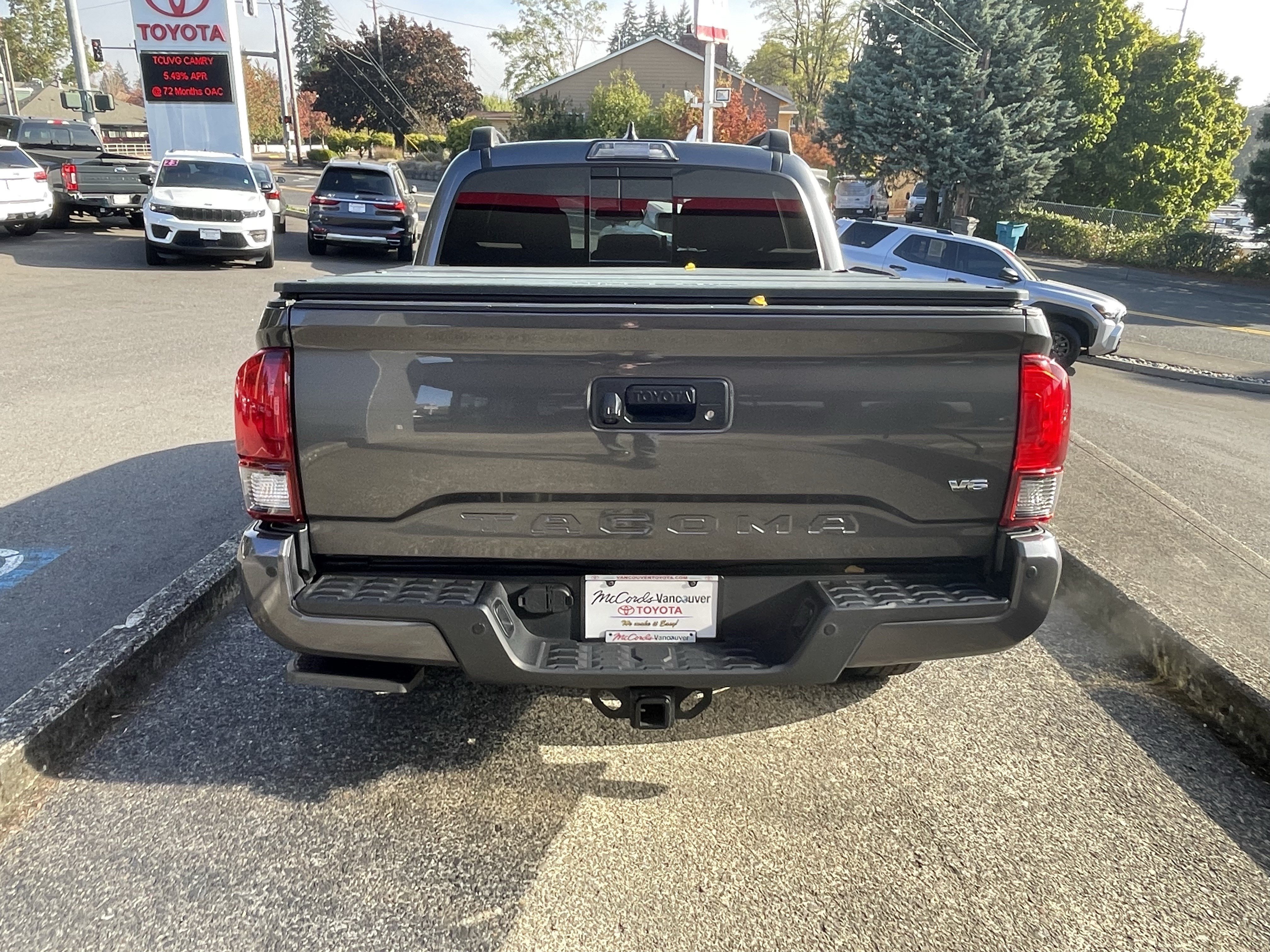 Certified 2019 Toyota Tacoma TRD Sport w/ Technology Package AWD/4WD image 5