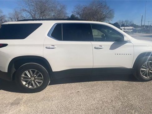 Used 2022 Chevrolet Traverse LT image 9
