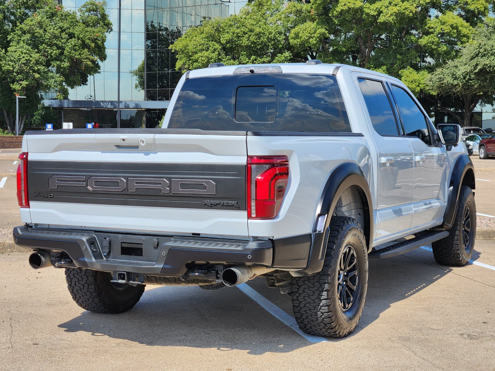 Used 2025 Ford F150 Raptor AWD/4WD image 6
