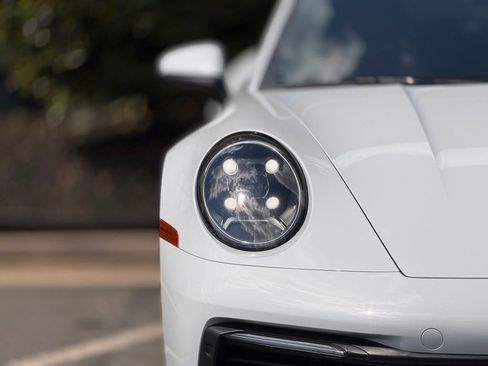 Used 2020 Porsche 911 Carrera S image 4