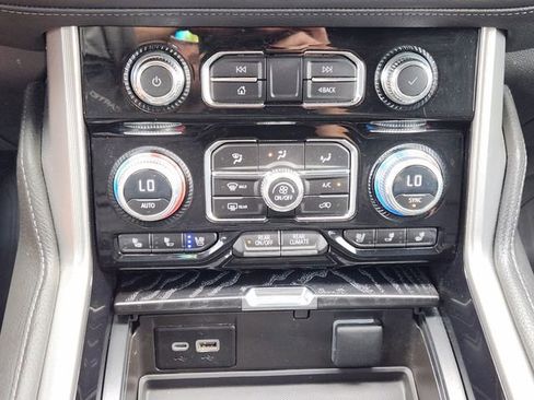 Used 2023 GMC Yukon Denali w/ LPO, Floor Liner Package AWD/4WD image 19