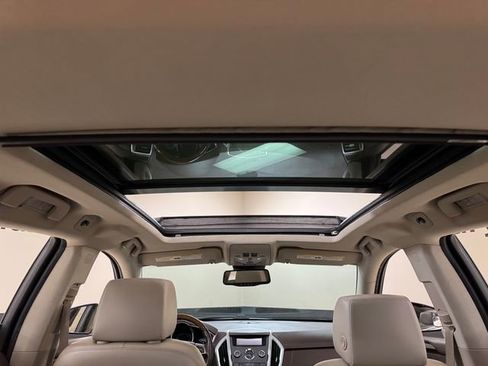 Used 2011 Cadillac SRX Luxury image 17