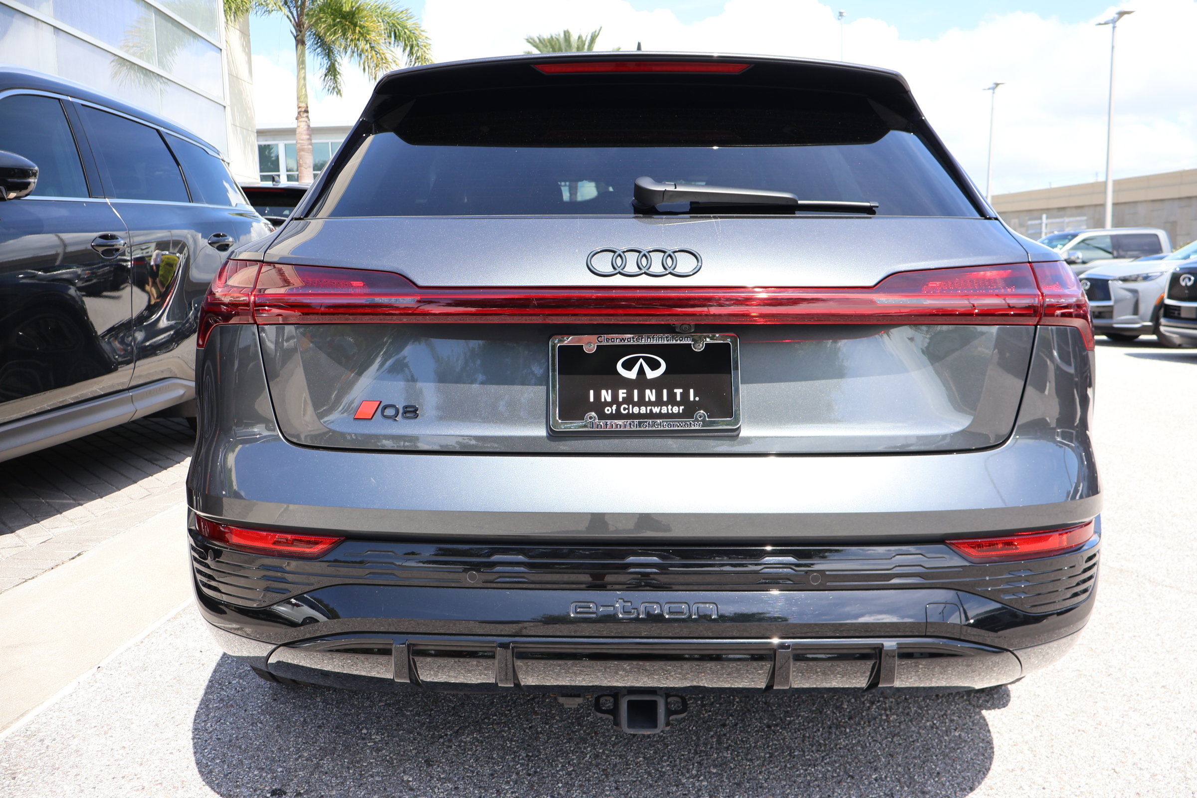 Used 2024 Audi Q8 e-tron Prestige w/ Prestige Package AWD/4WD image 8