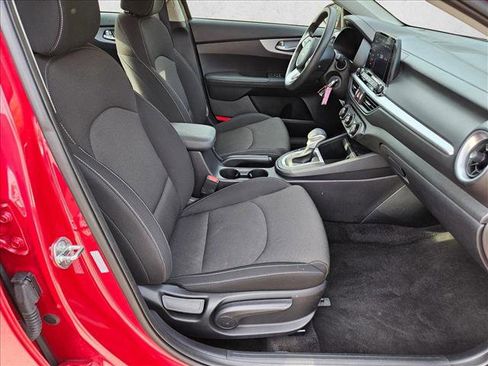 Used 2024 Kia Forte LXS image 19