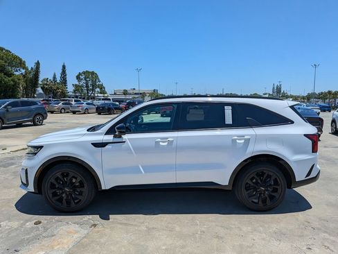 Certified 2023 Kia Sorento SX FWD image 5