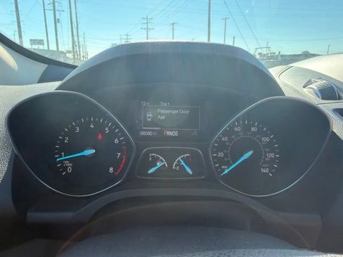 Used 2017 Ford Escape SE w/ Equipment Group 201A FWD image 9