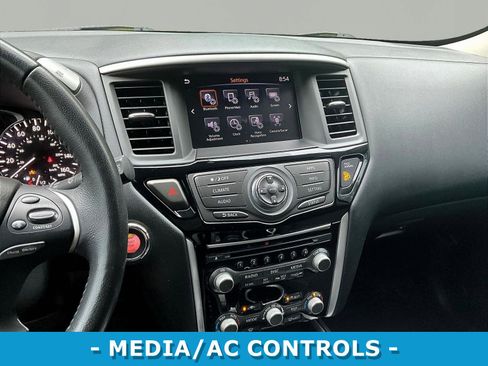 Used 2019 Nissan Pathfinder SV AWD/4WD image 9