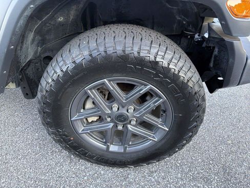 Used 2025 Jeep Wrangler Sport AWD/4WD image 11