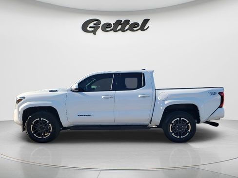 Certified 2025 Toyota Tacoma TRD Sport AWD/4WD image 8