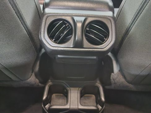 Used 2019 Jeep Wrangler Sport AWD/4WD image 22