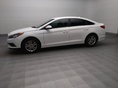 Used 2017 Hyundai Sonata SE image 2