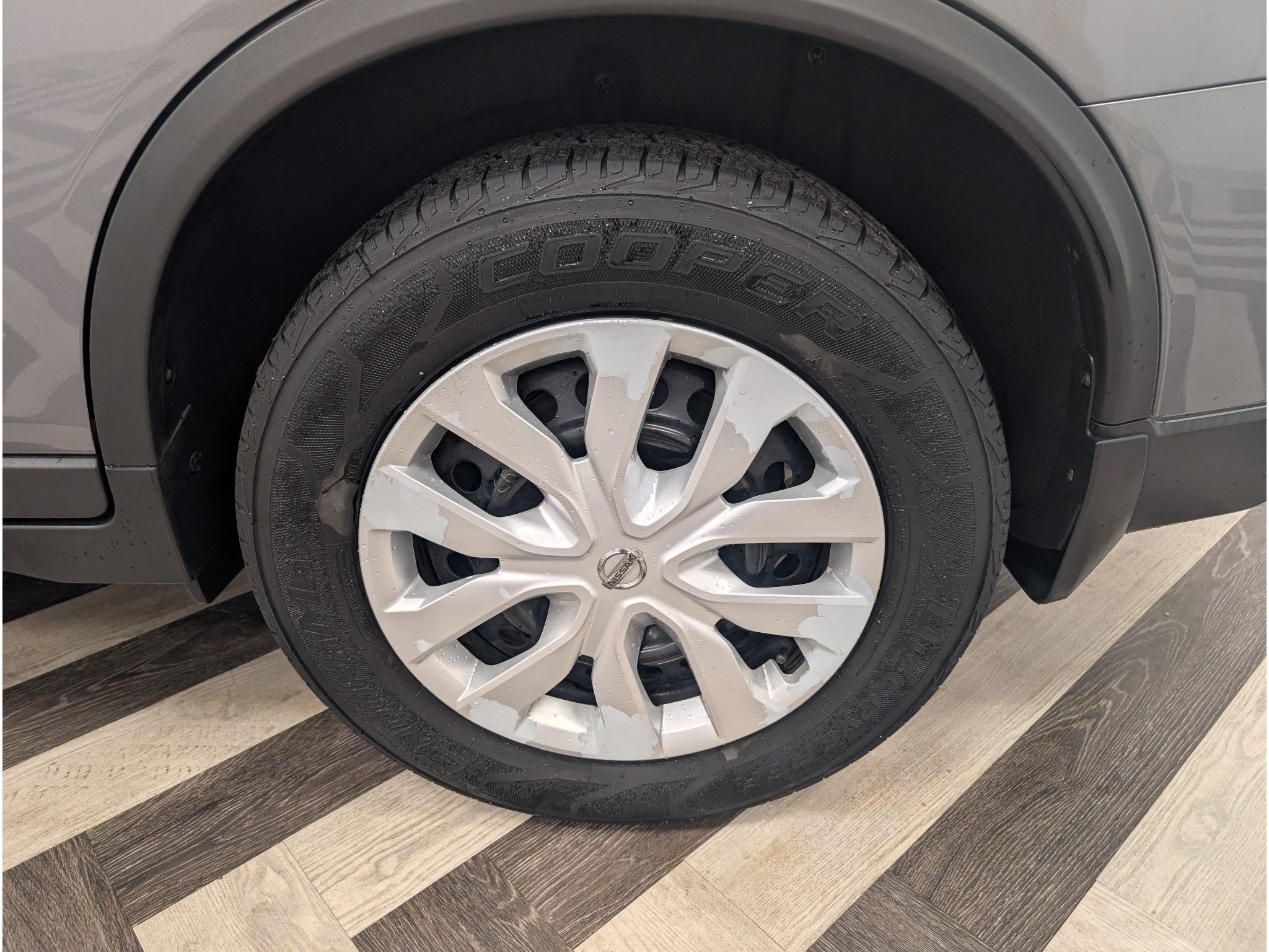 Used 2018 Nissan Rogue S AWD/4WD image 19