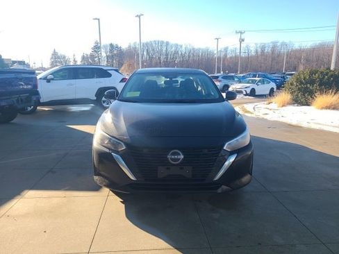 Used 2025 Nissan Sentra SV image 2